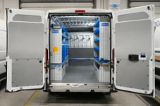 01_Racking for servicing beer tapping systems in the Opel Movano L2 H2
