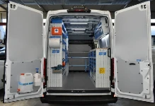 01_Racking in the Iveco Daily used as a scientific test lab
