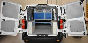 01_The Peugeot Expert with Syncro System racking for an industrial refrigeration firm