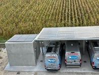 02_102 new photovoltaic modules for Syncro System between a canopy roof and an external technical building in Cassola