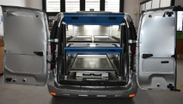 02_the veterinary service’s van with Syncro System compartments, doors and slides