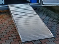 An 80 cm loading ramp