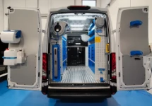 01_Syncro’s mobile workshop for servicing earth moving machinery in the Iveco Daily L2 H2