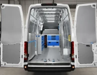 01_The Iveco Daily with racking for HGV assistance