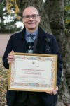 02_Luca Comunello receives the “Business and Work 2023” award from the mayor of Cassola, Aldo Maroso, on behalf of Syncro System