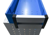 02_Syncro’s new top tray door in closed position