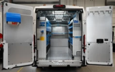 02_The removable tray in the middle of the multi-utility company’s Ducato (1)