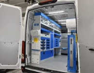 02_Transparent plastic containers on the left of the Daily