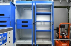 03_The inside of the lockers on board the Ducato L3H2