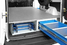 04_An underfloor shelf and drawer