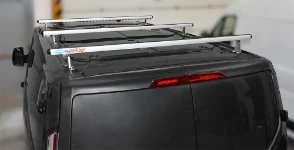 05_The Ford Custom’s roof rack with Ultrasilent profile