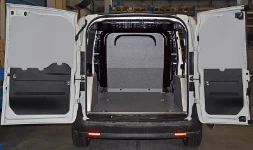 Floor and bodywork liners in a Fiat Doblò