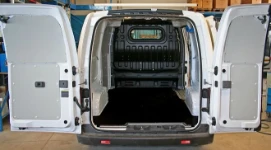 Floor and bodywork liners in an NV200