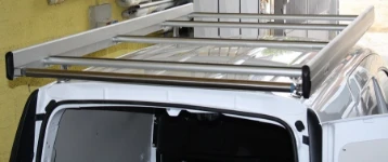 Rear view of the NV250’s roof rack