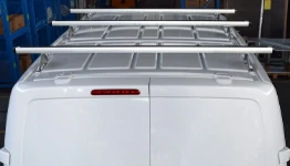 Roof bars on a Peugeot Expert
