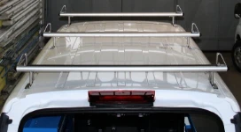 Three roof bars on a Connect